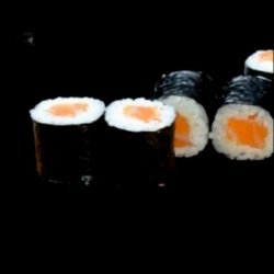 Role sushi cu somon image