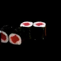 Role sushi cu ton image