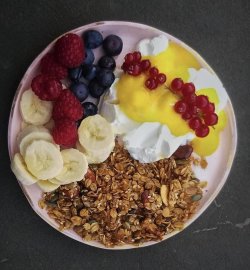 Granola with fruits image