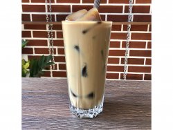 Iced Spots Latte image